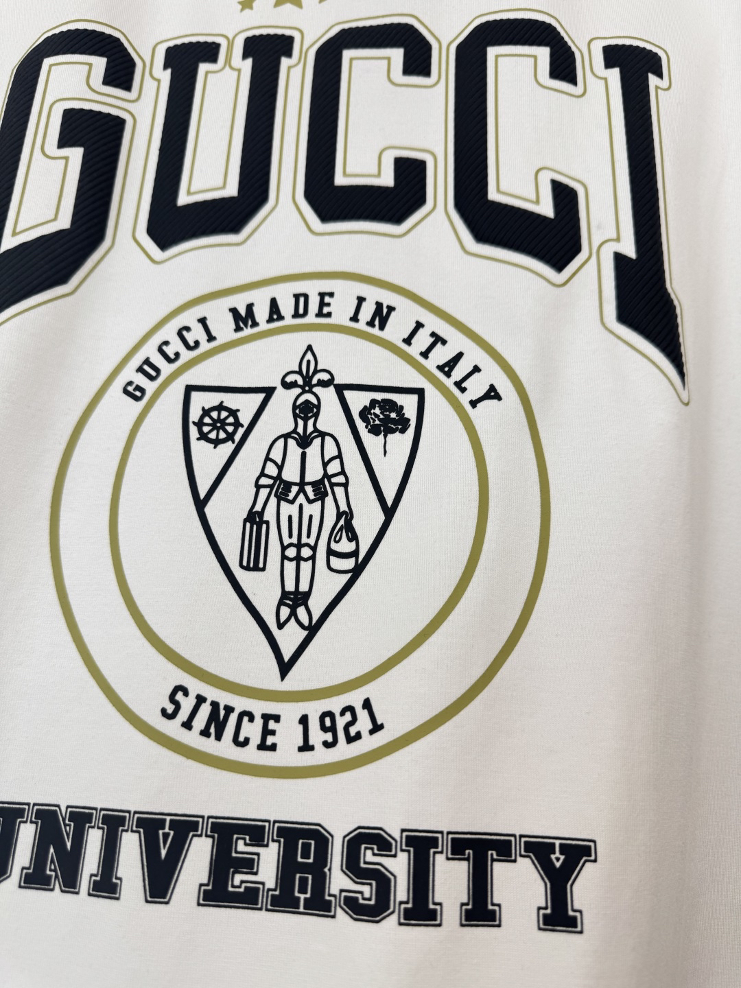 Gucci clothing-30