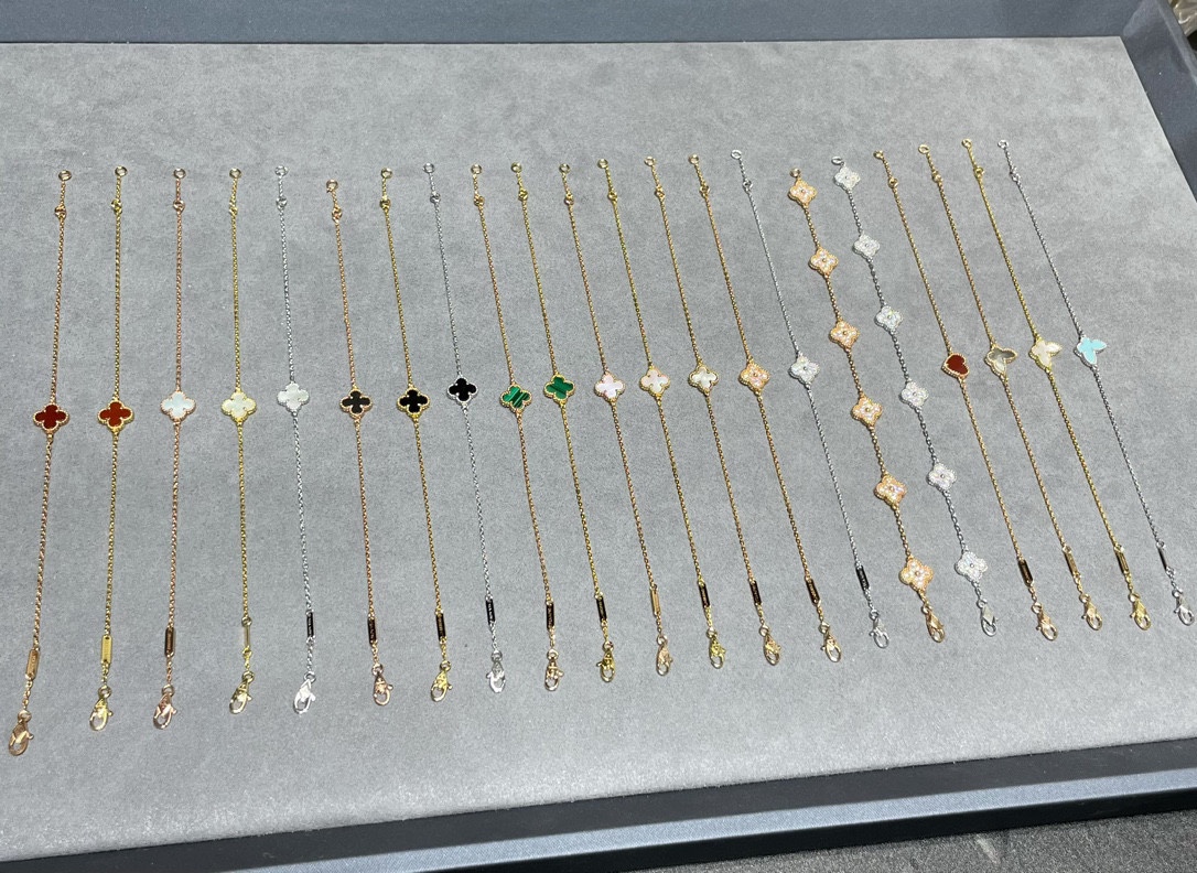 Van Cleef & Arpels Bracelet-113