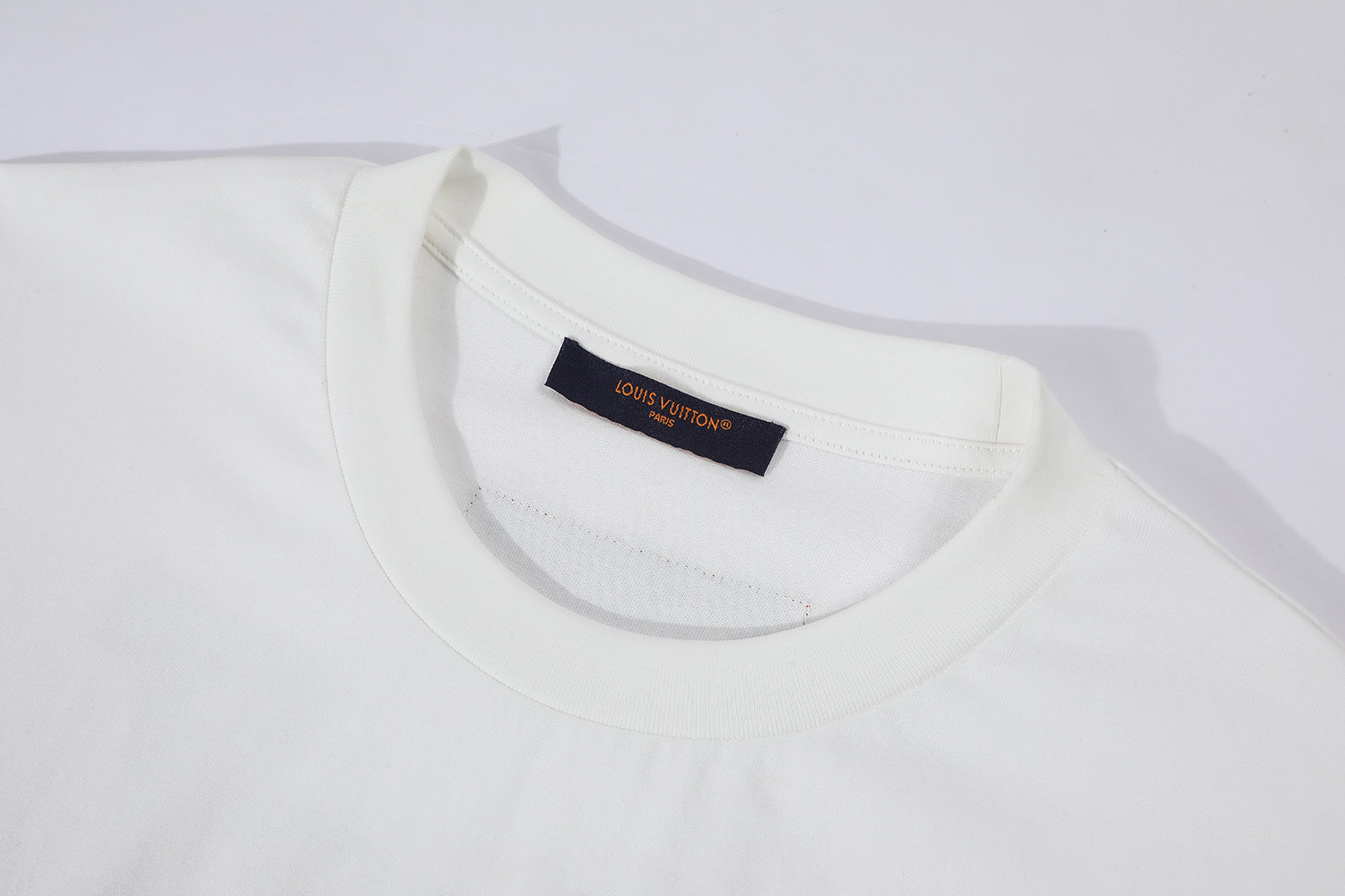 LV clothing-206