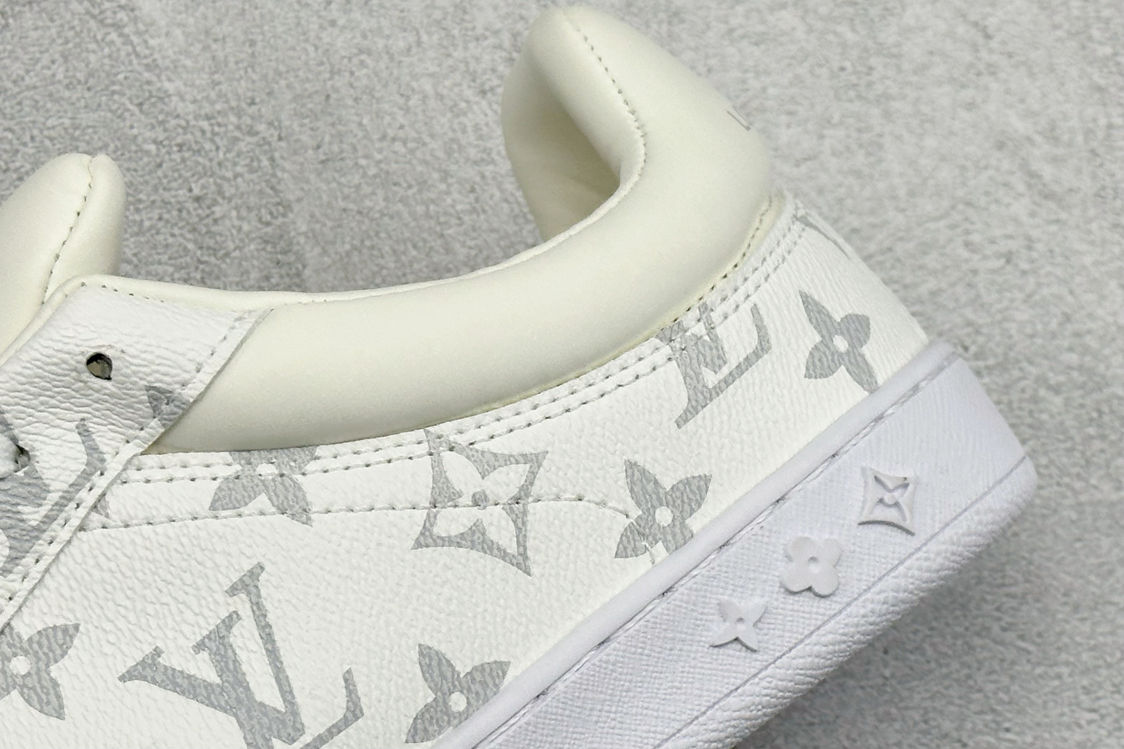 Lv Sneakers-254