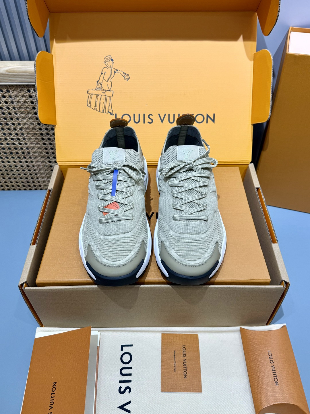 Lv Sneakers-191