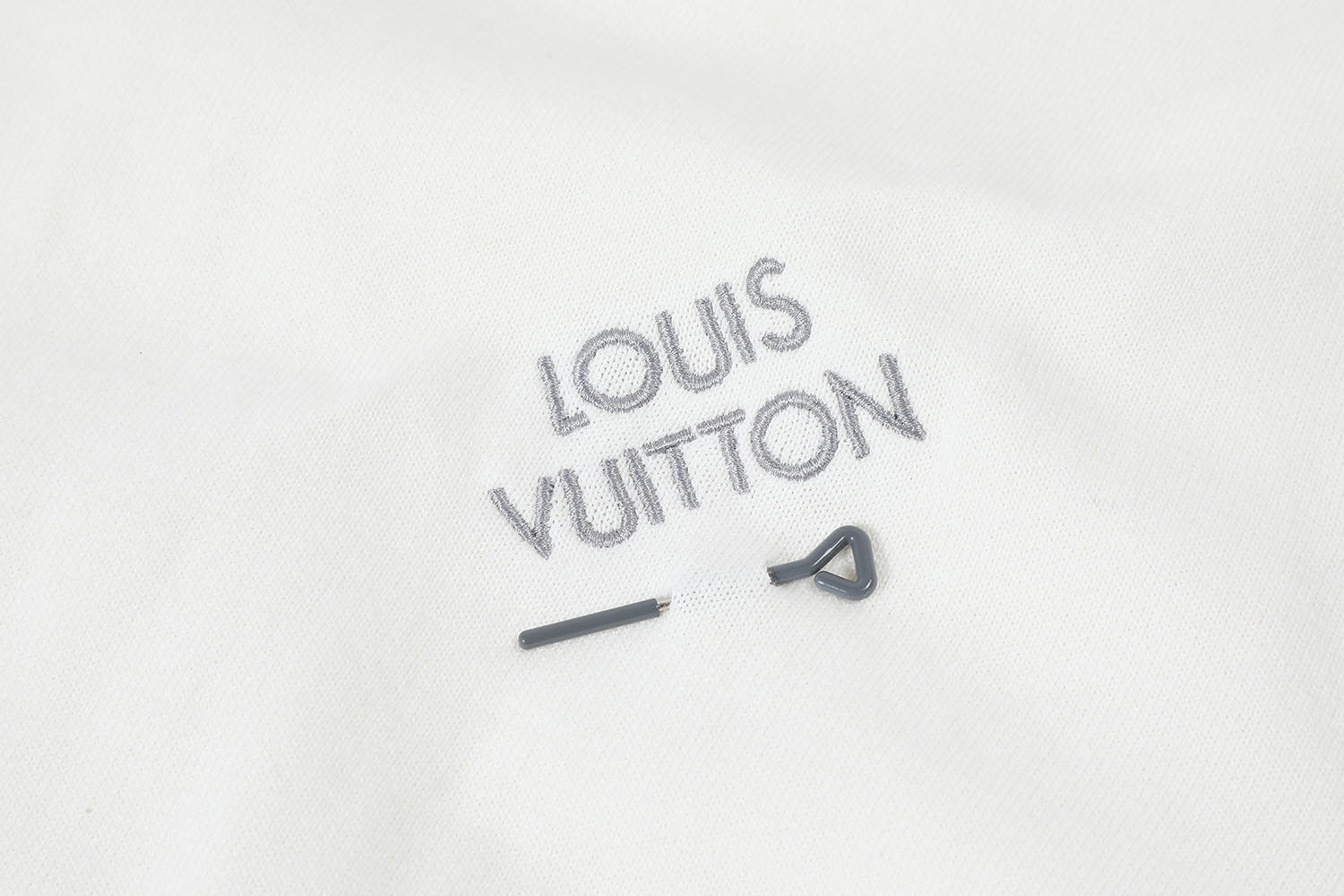 LV clothing-231
