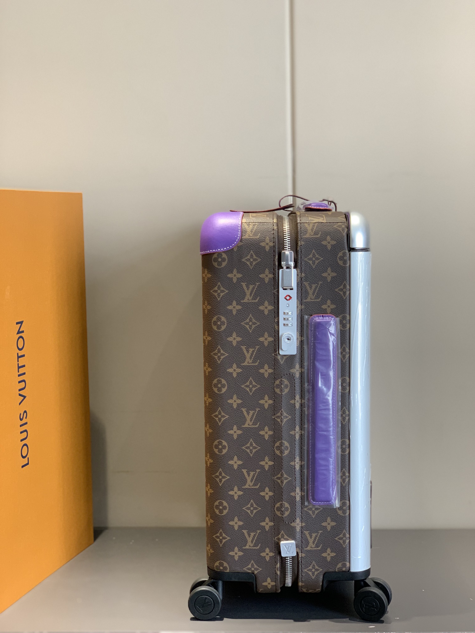 LV luggage-22