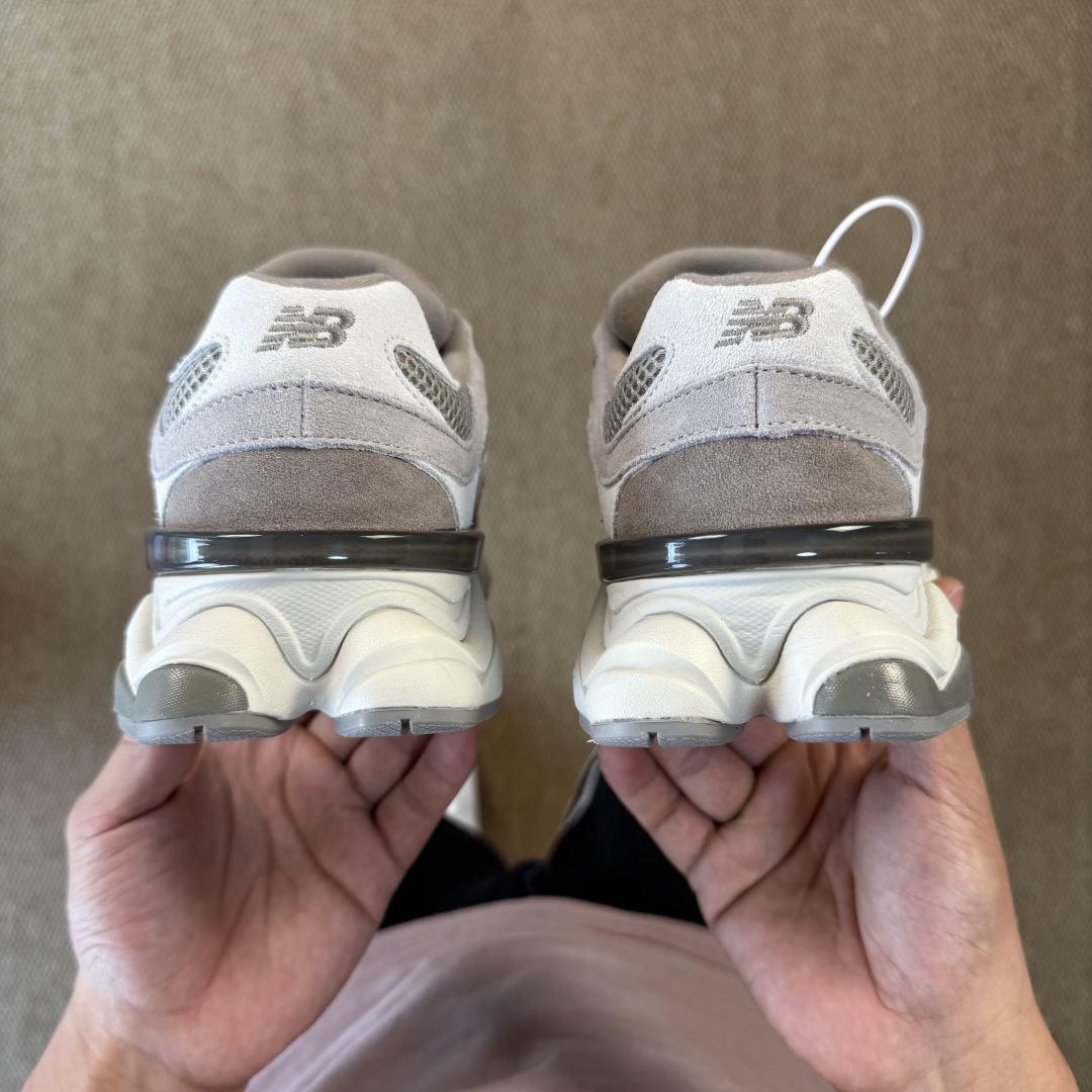 New Balance Sneakers-230