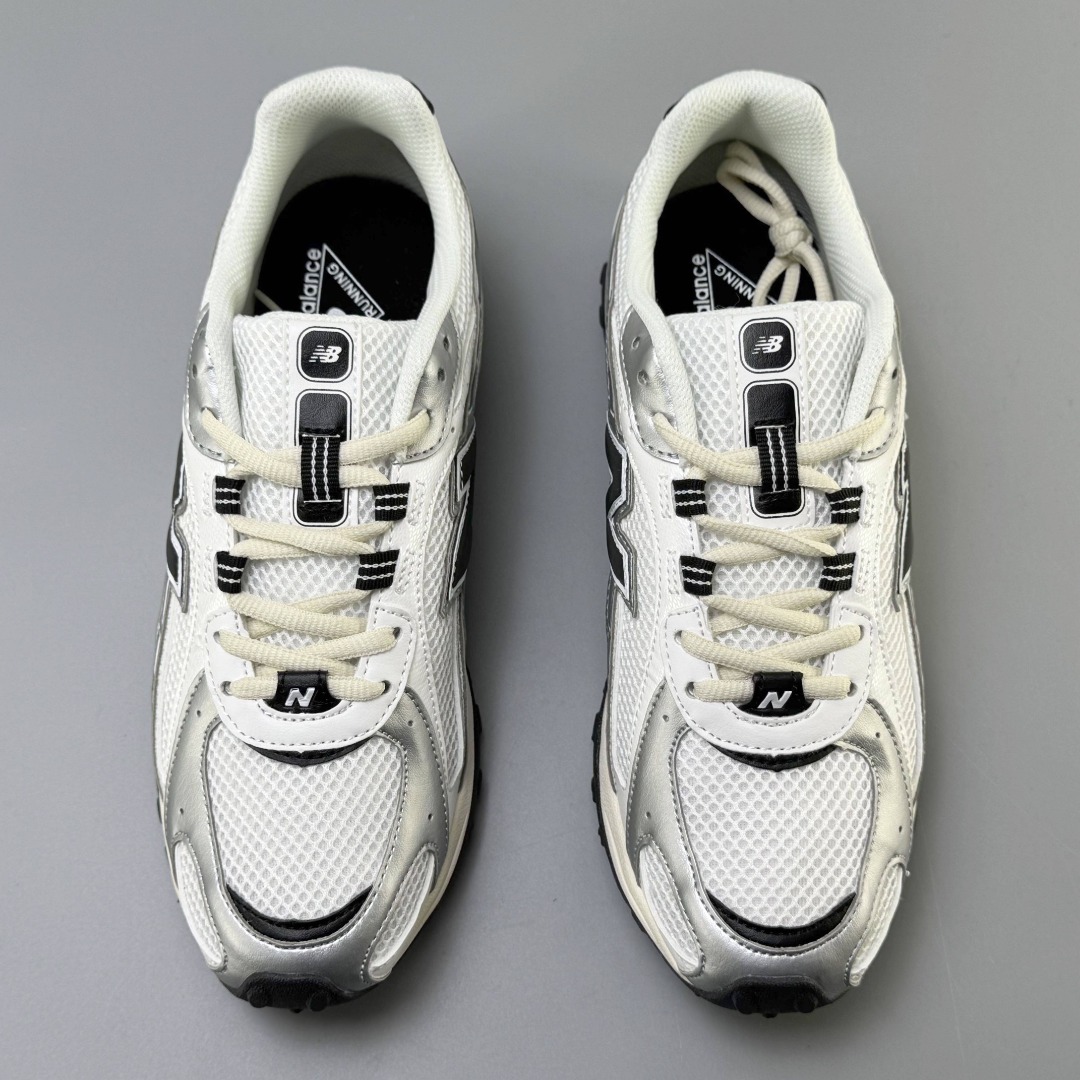 New Balance Sneakers-16