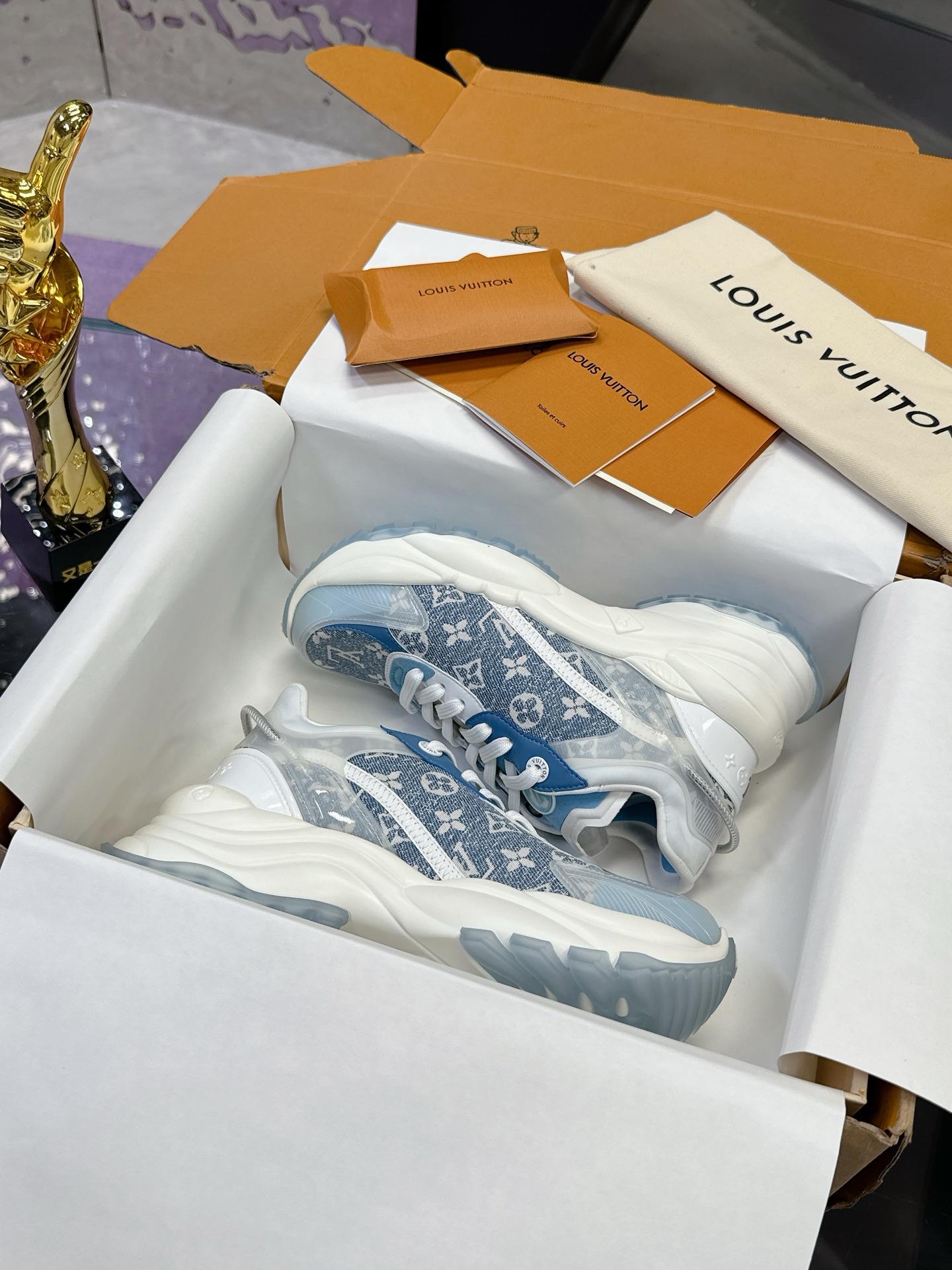 Lv Sneakers-199