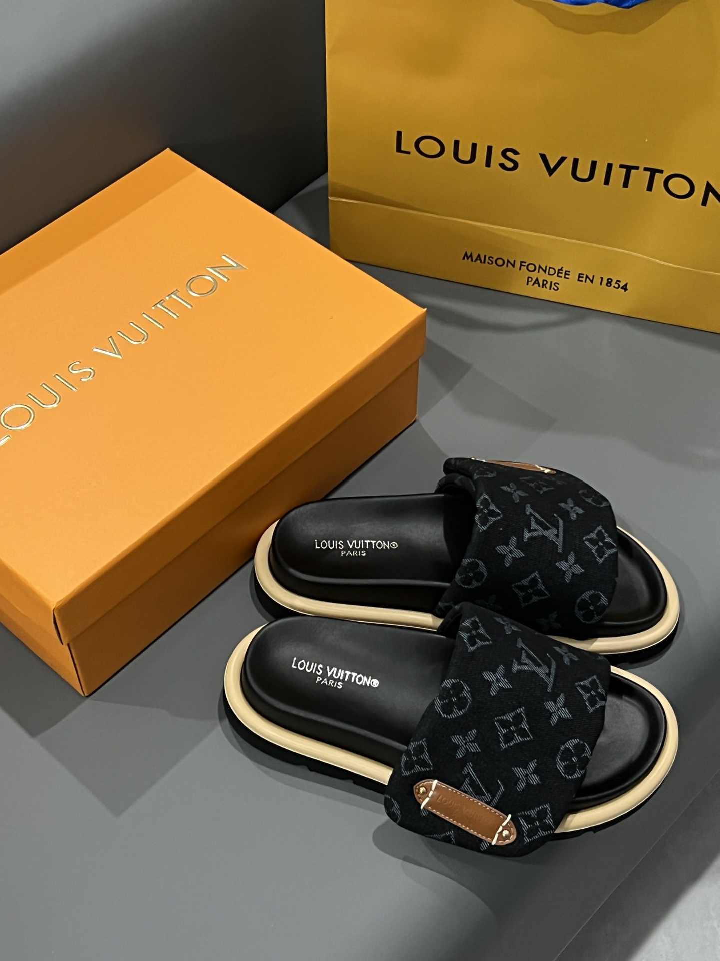 LV Summer footwear