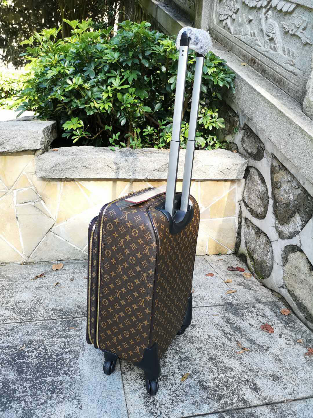 LV luggage-91