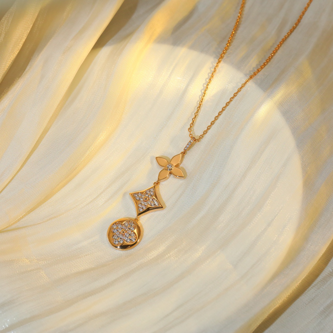 LV necklace-48