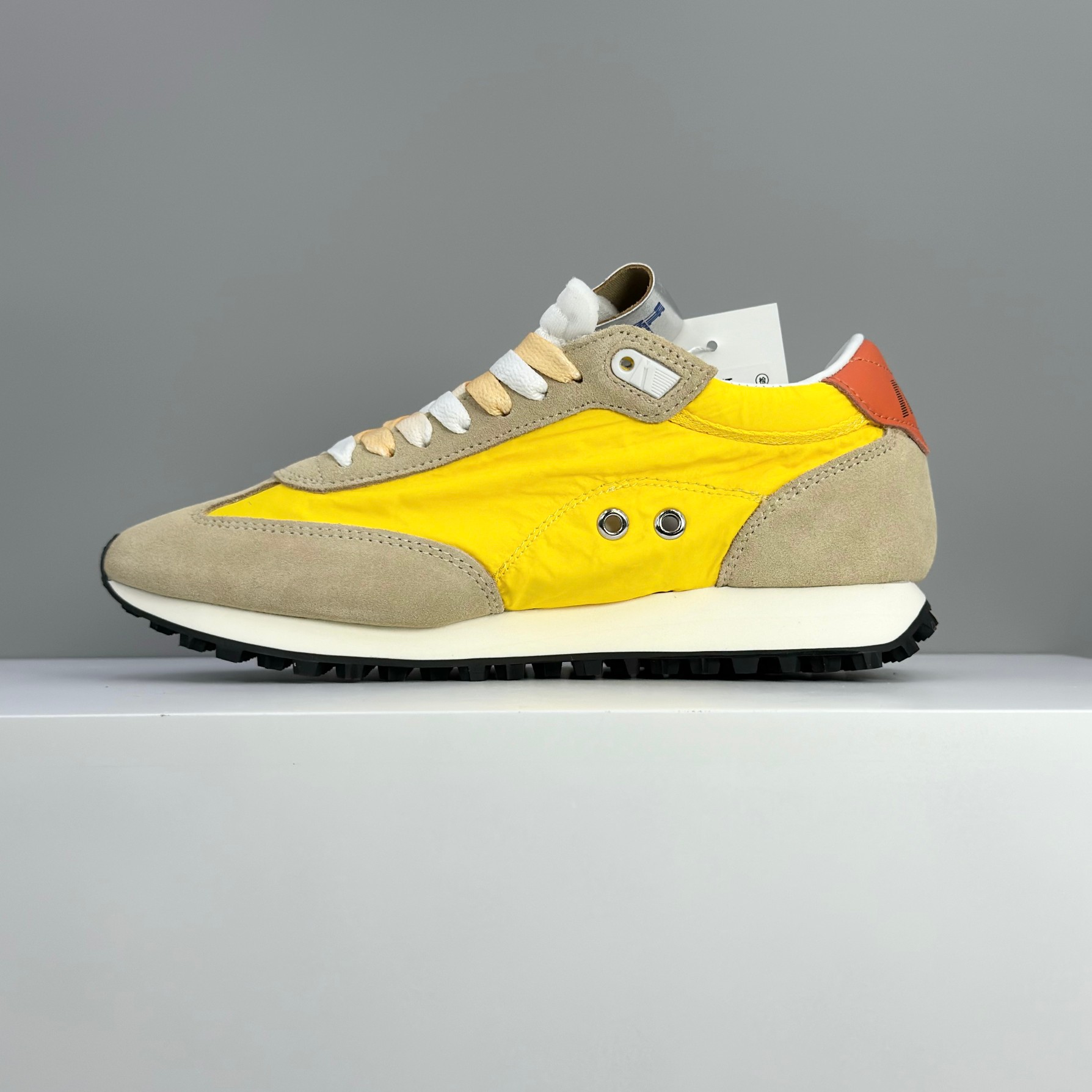 Golden Goose Sneakers-104