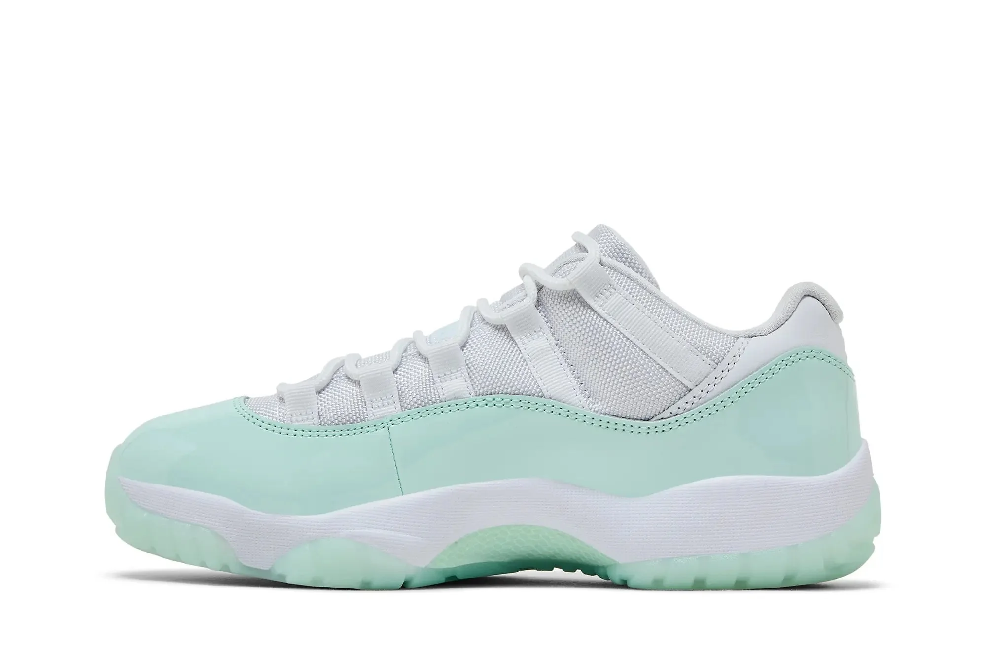 Wmns Jordan 11 Retro Low 'Igloo'