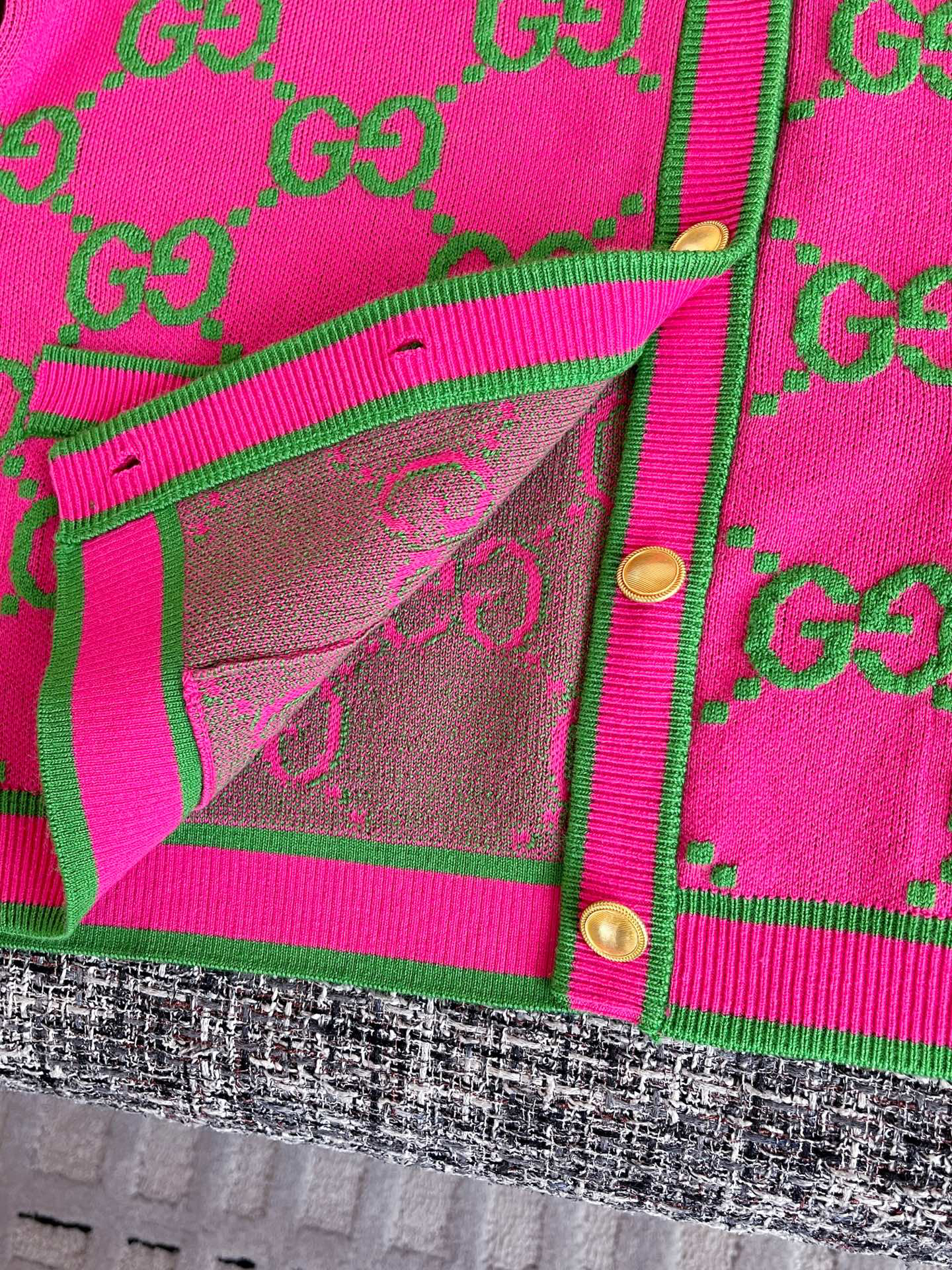 Gucci Clothing-234