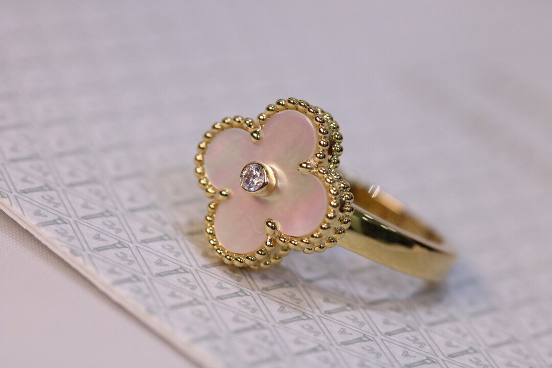 Van Cleef & Arpels ring-46