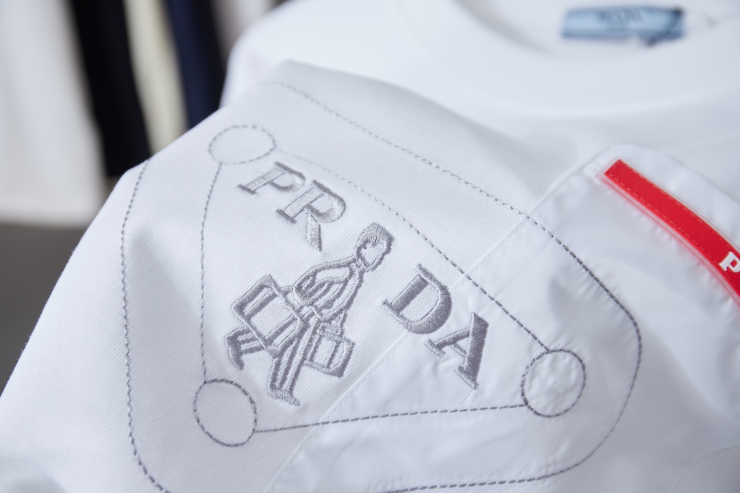 Prada clothing-242