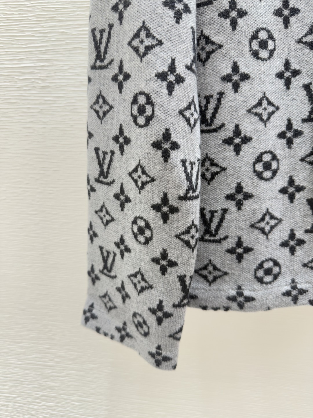 LV Clothing-320