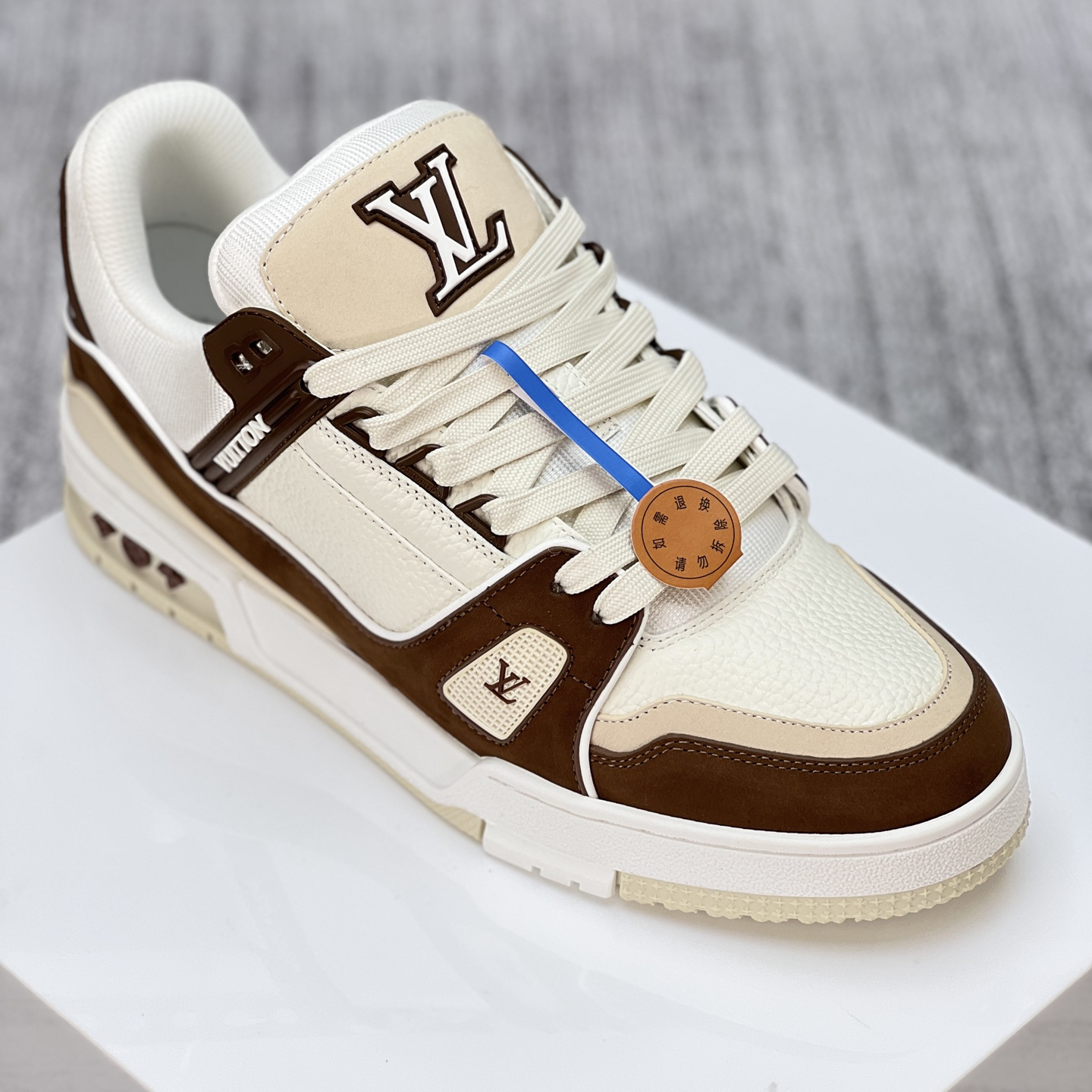 Lv Sneakers-120