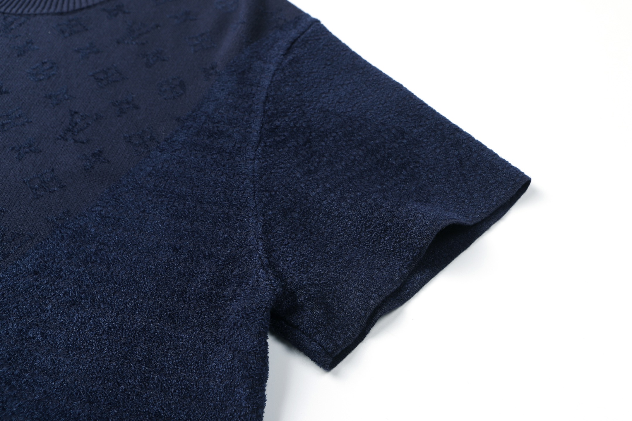 LV clothing-225