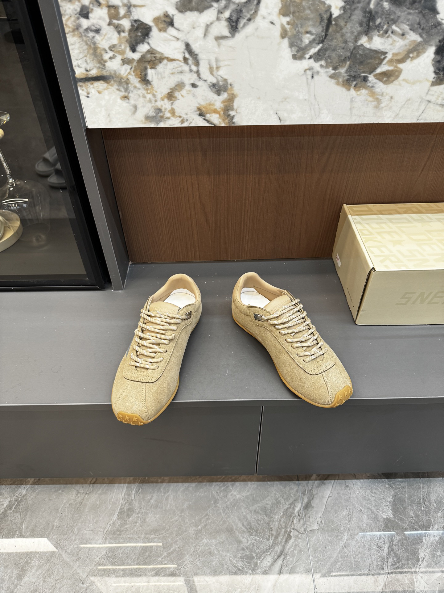 Golden Goose Sneakers-25