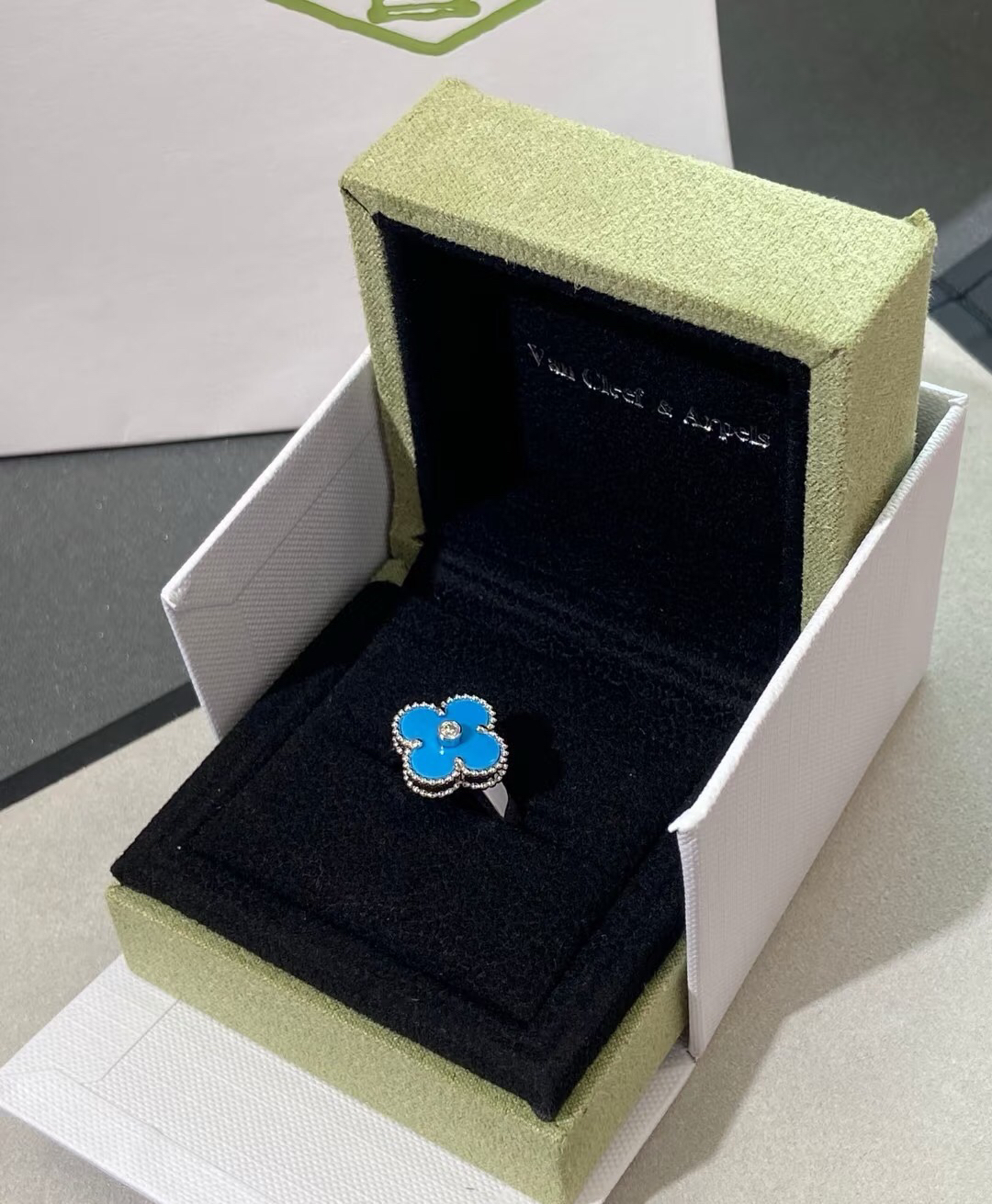 Van Cleef & Arpels ring-51