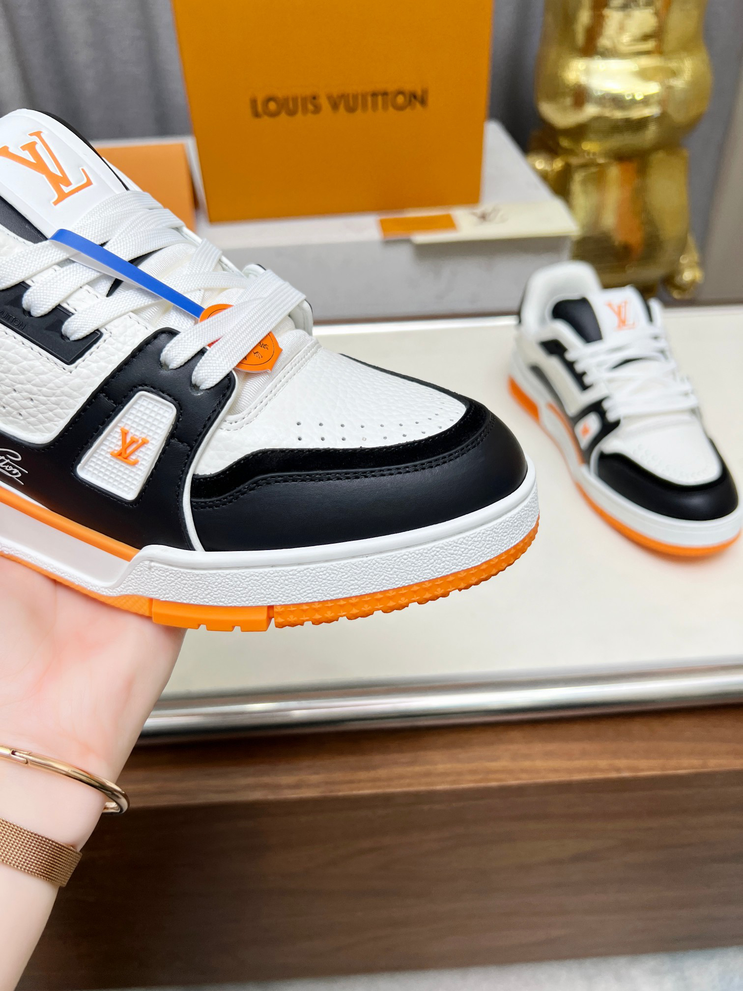 Lv Sneakers-67