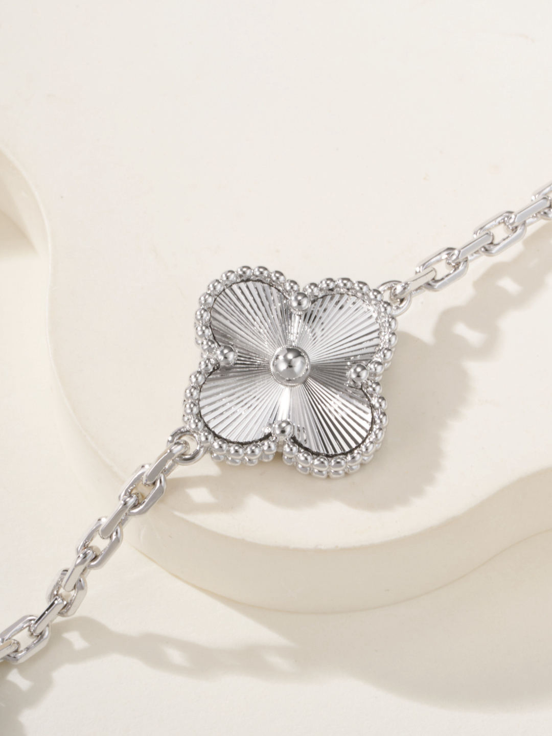 Van Cleef & Arpels Bracelet-65