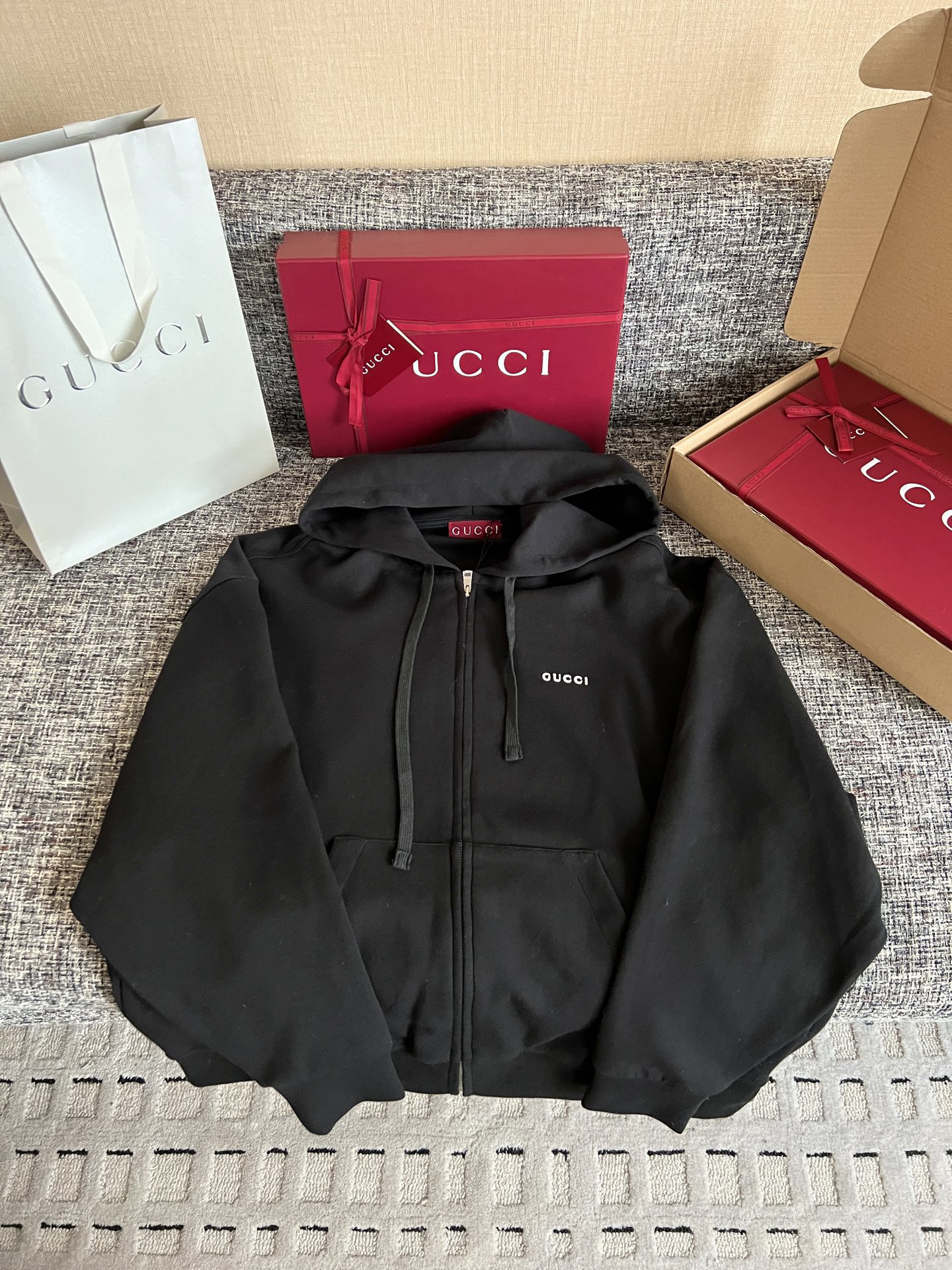 Gucci Clothing-235