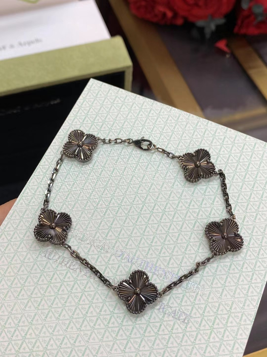 Van Cleef & Arpels Bracelet-108