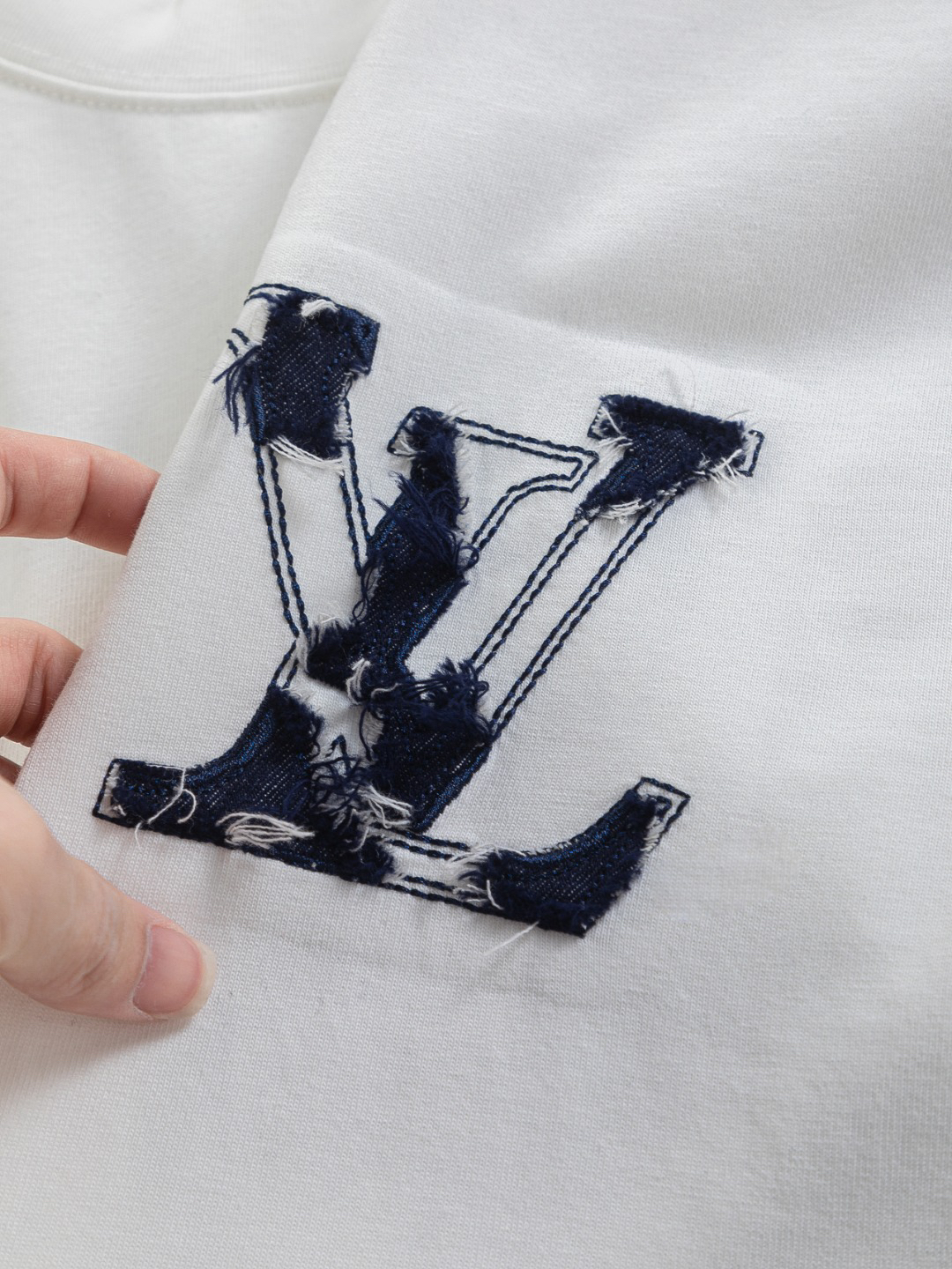 LV clothing-239