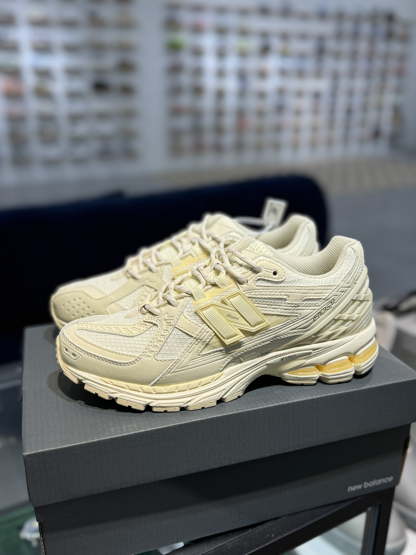 New Balance Sneakers-370