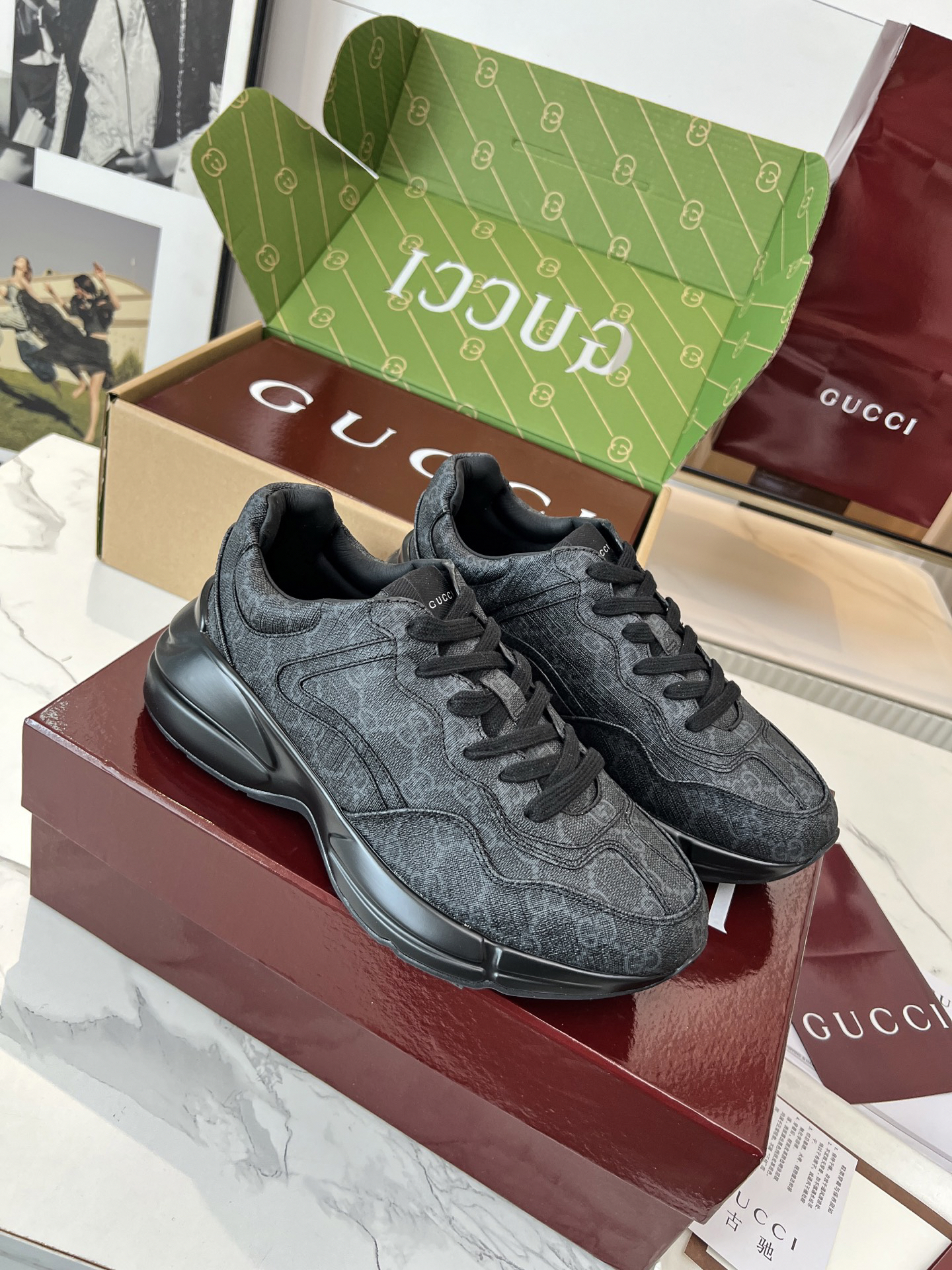 Gucci Sneakers-110