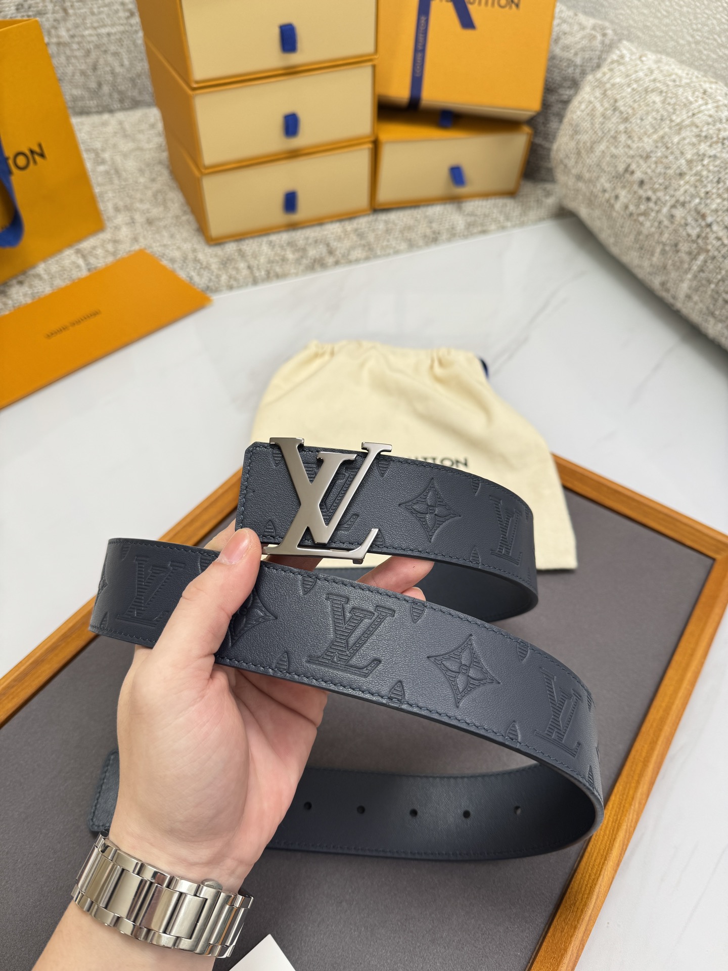 Lv belt-14