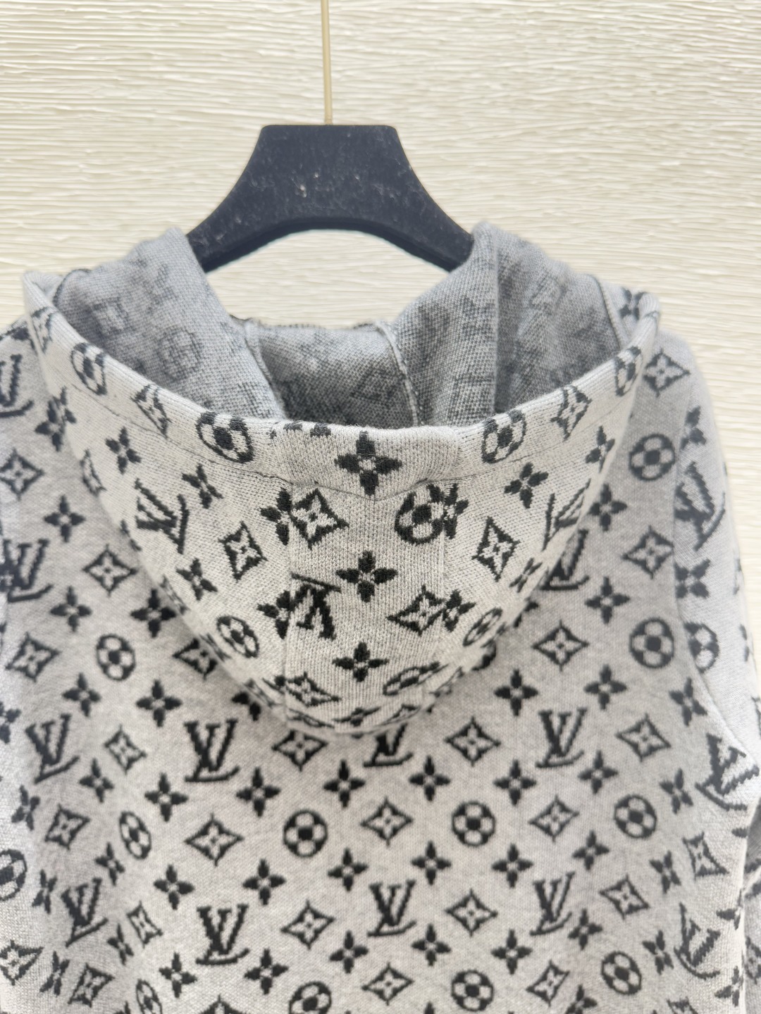 LV Clothing-320