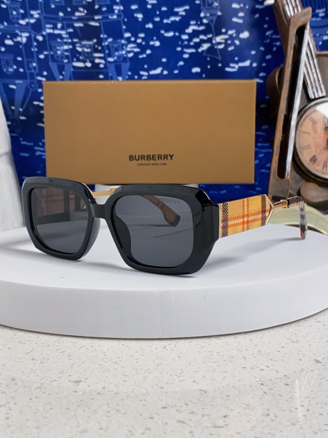 Burberry glasses-4