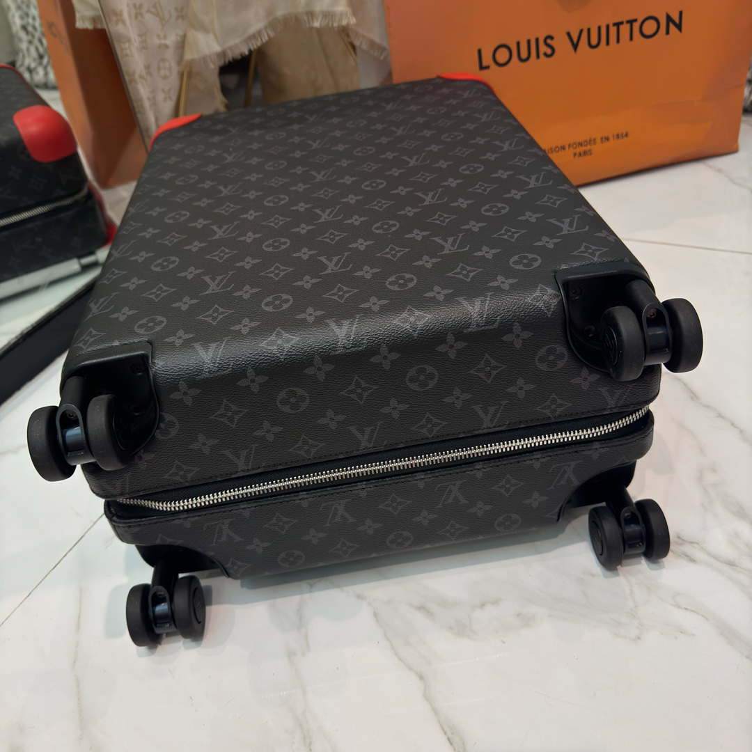 LV luggage-83
