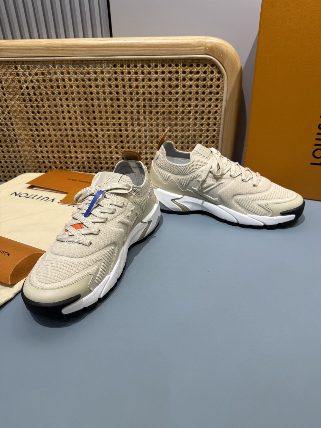 Lv Sneakers-187
