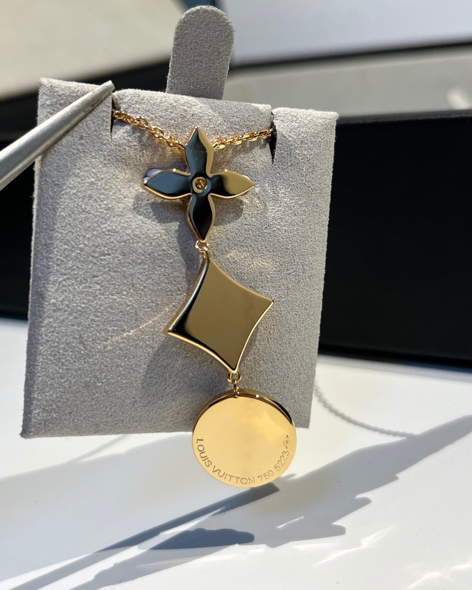 LV necklace-9