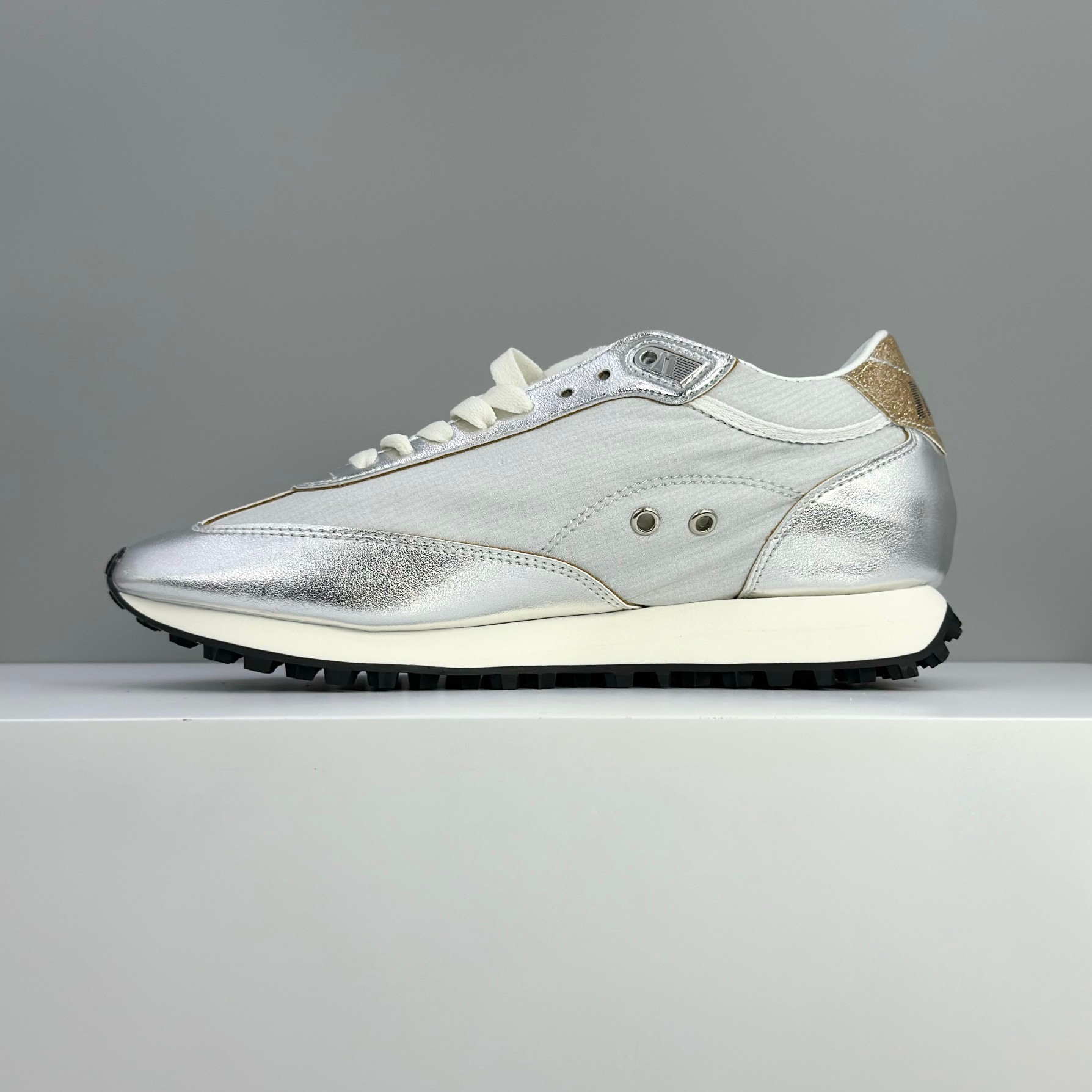 Golden Goose Sneakers-103