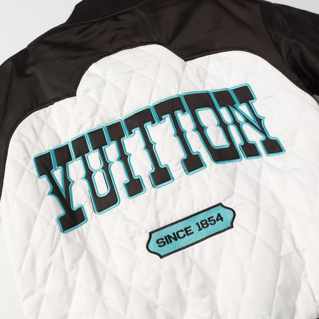 LV Clothing-273