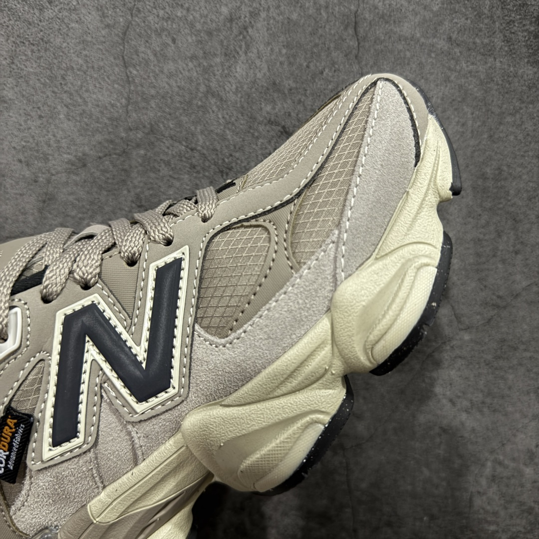 New Balance Sneakers-240