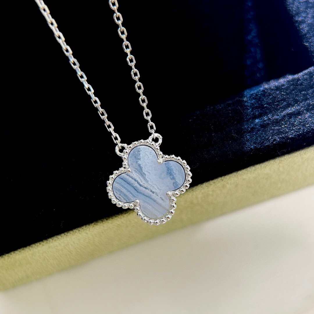 Van Cleef & Arpels necklace-132