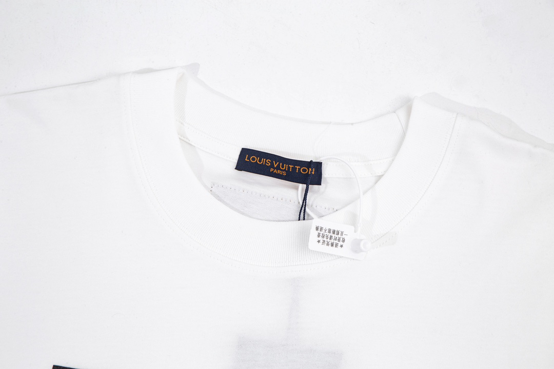 LV clothing-70