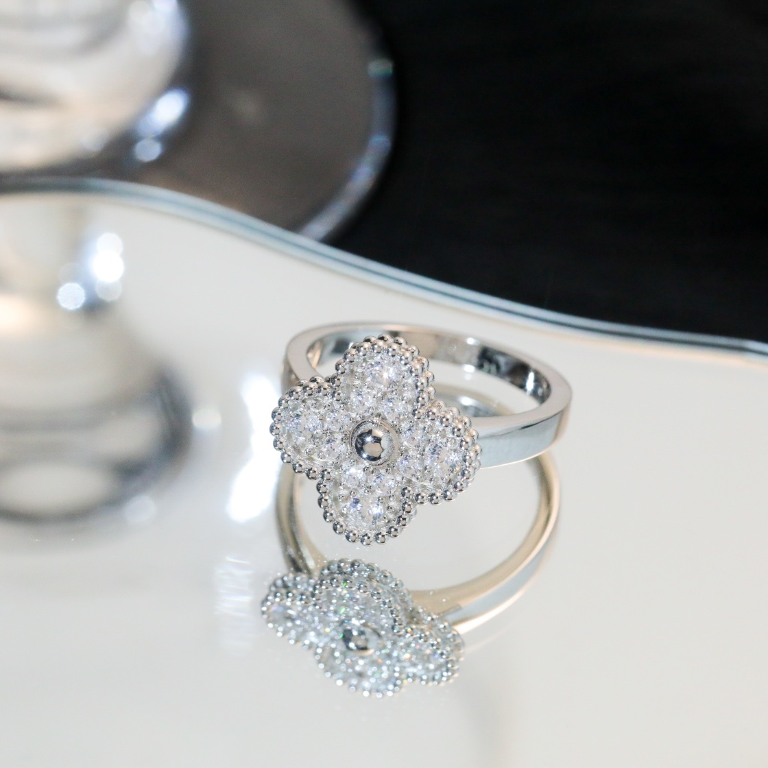 Van Cleef & Arpels ring-74