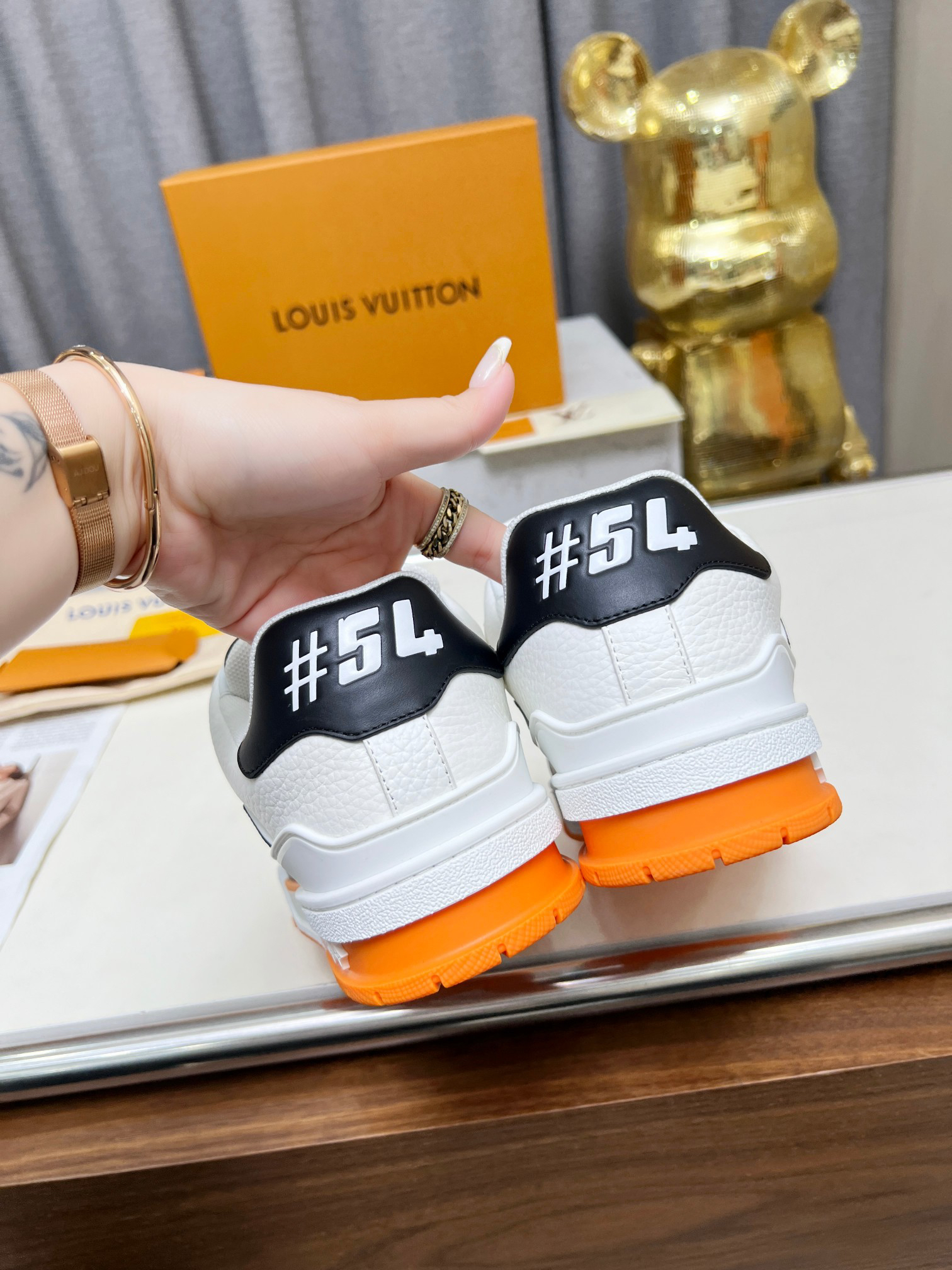 Lv Sneakers-67