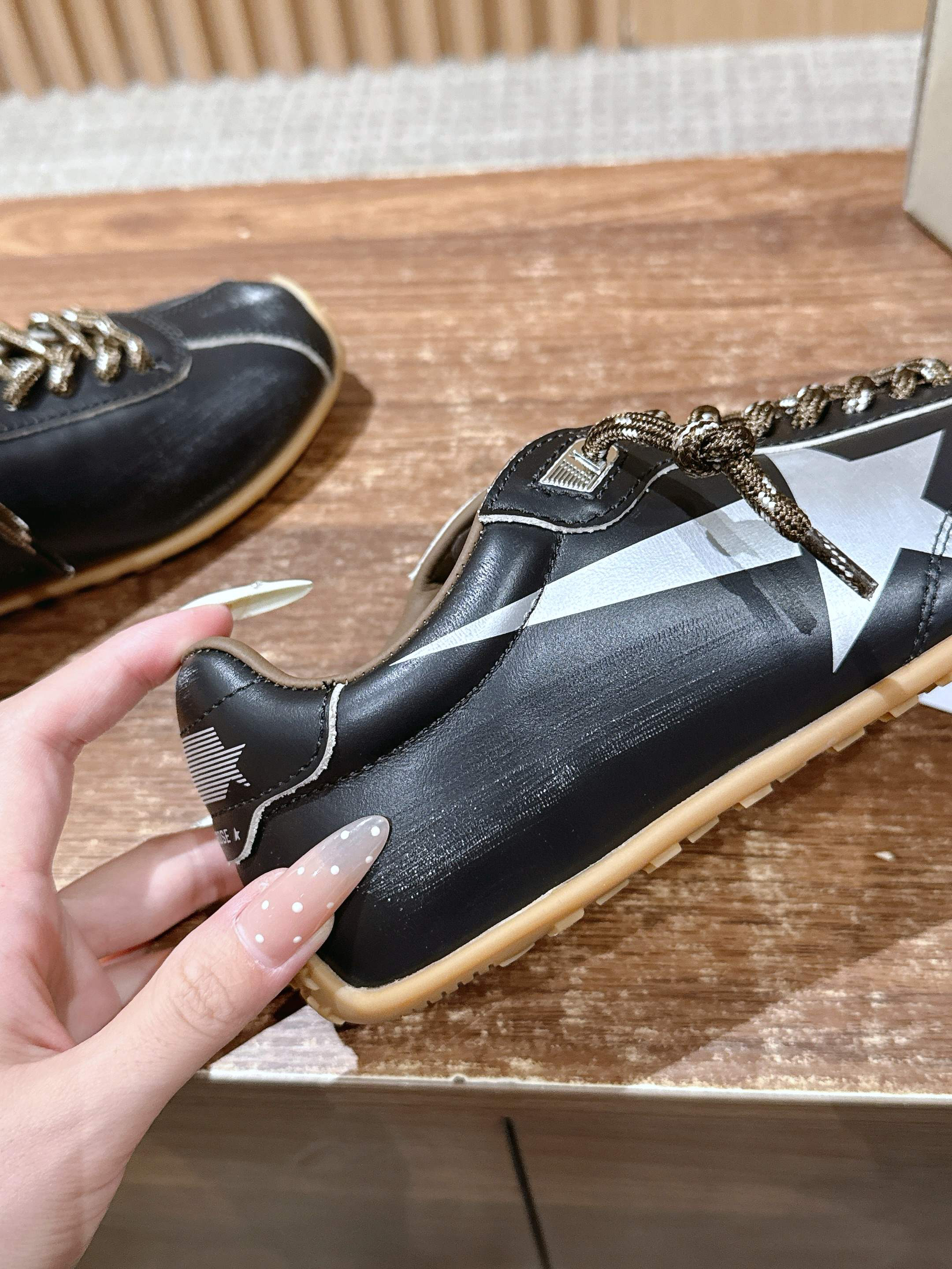 Golden Goose Sneakers-51