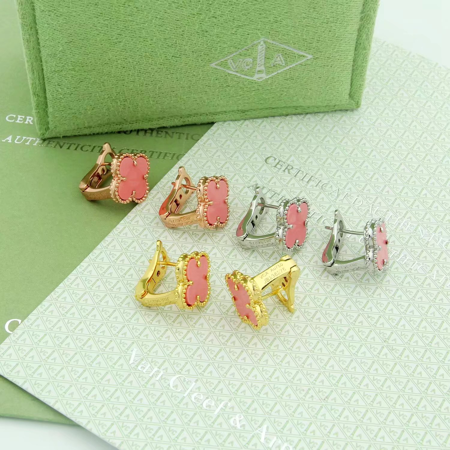 Van Cleef & Arpels earring-101