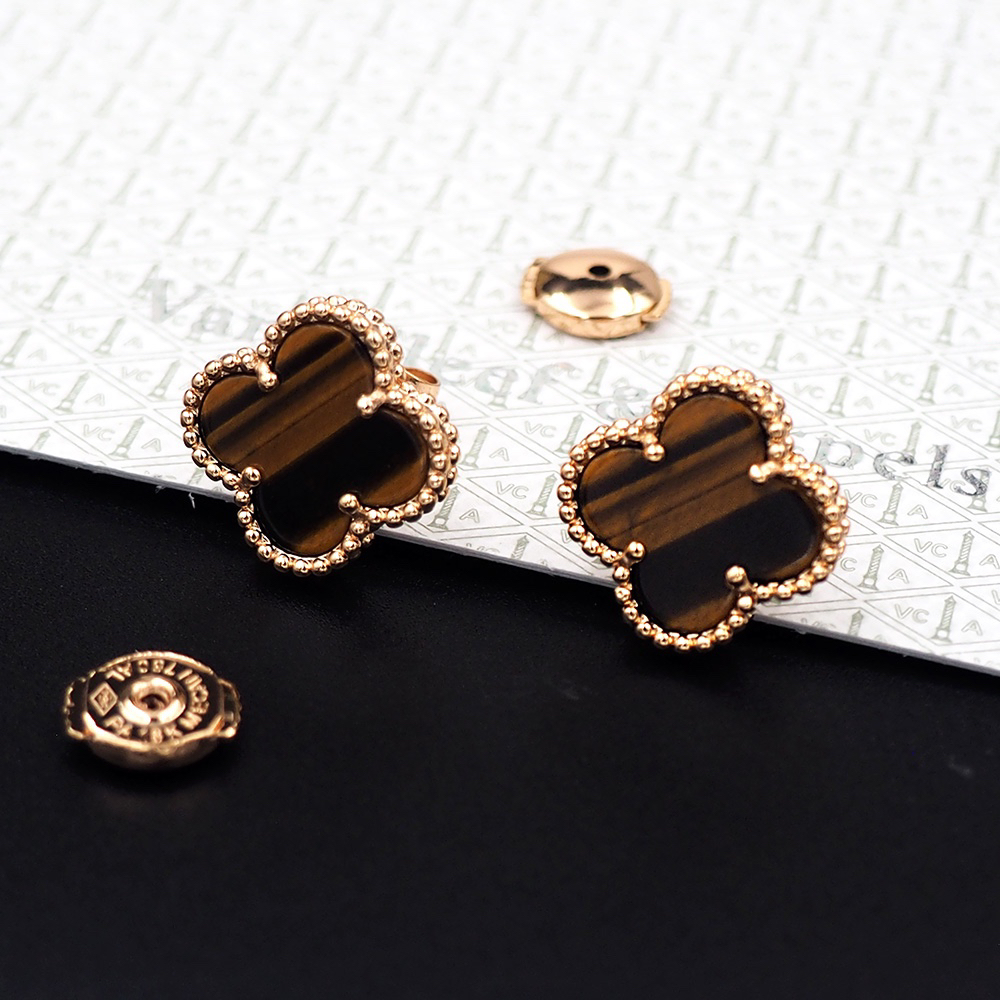Van Cleef & Arpels earring-48