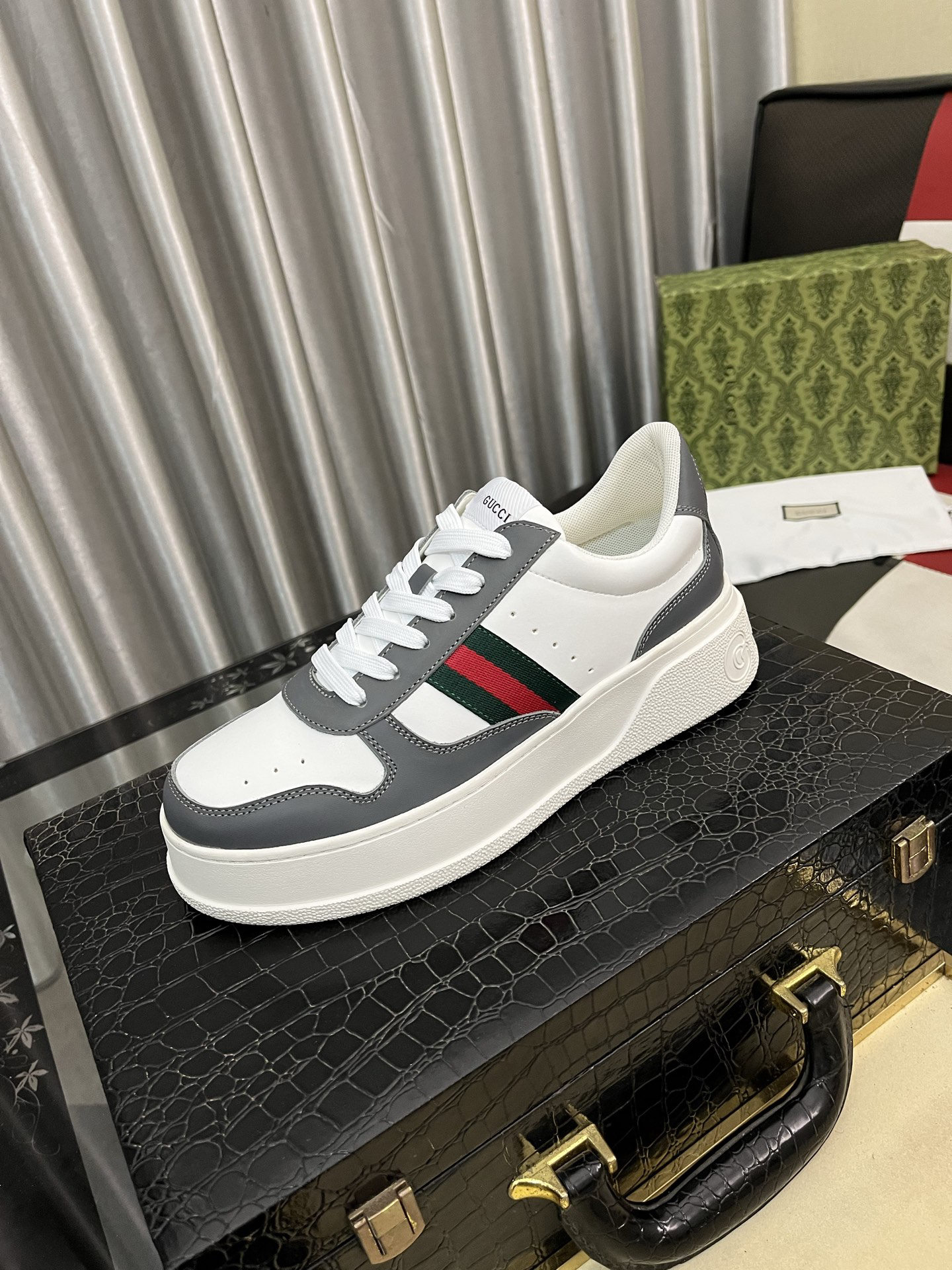 Gucci Sneakers-102