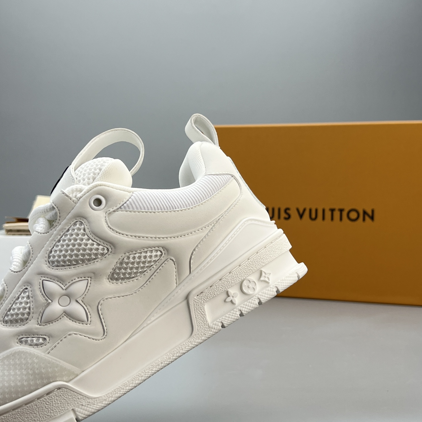 Lv Sneakers-130