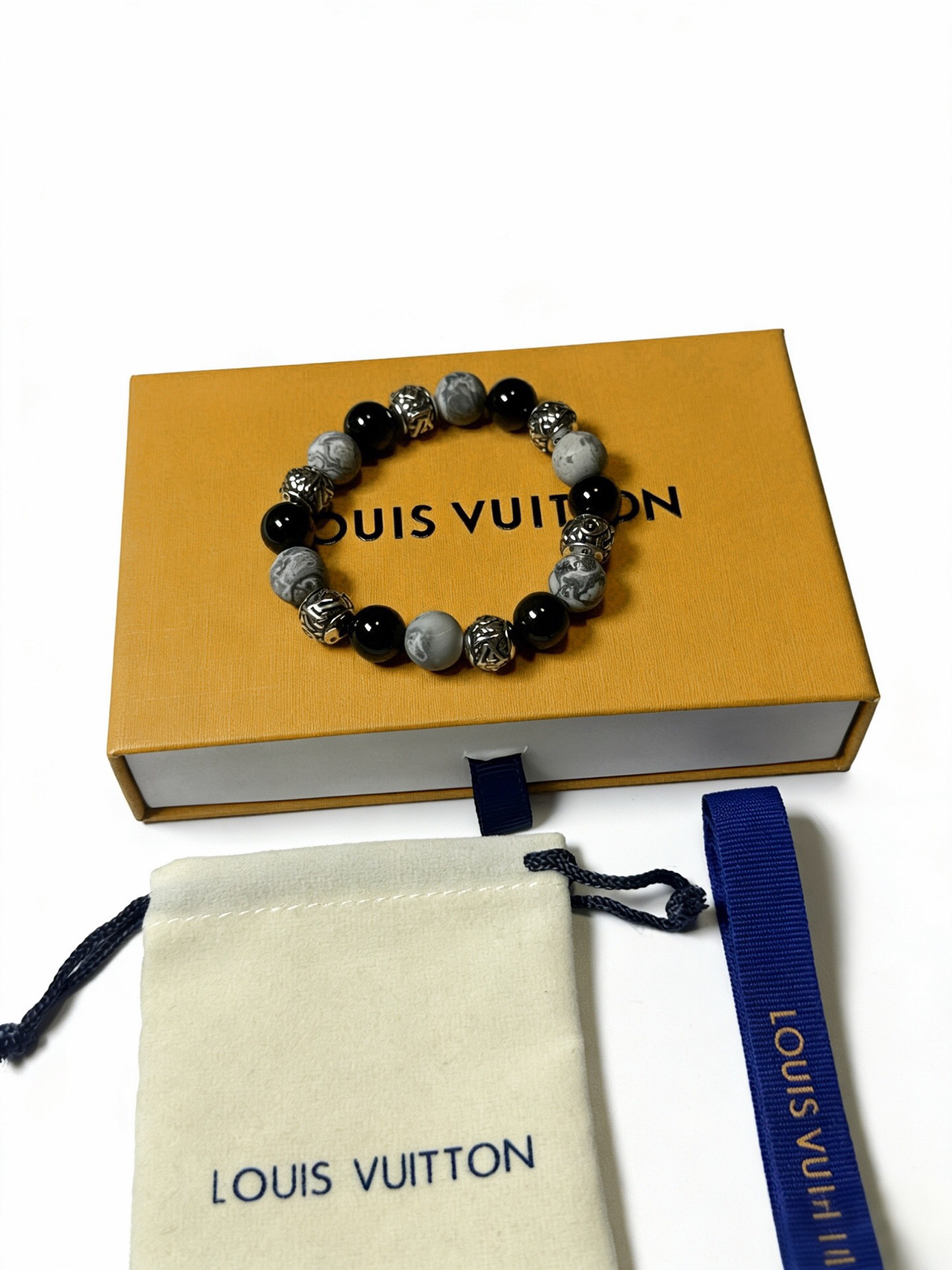 LV Bracelet-32