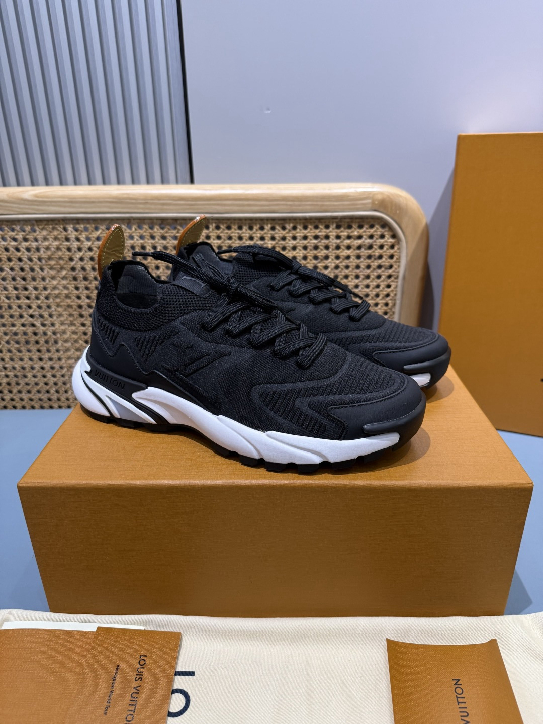 Lv Sneakers-178